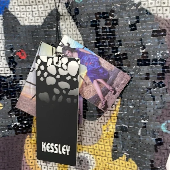 White sparkly sequins tank size s/m by Kessley. Perfect for cat lovers. NWT - Picture 5 of 8